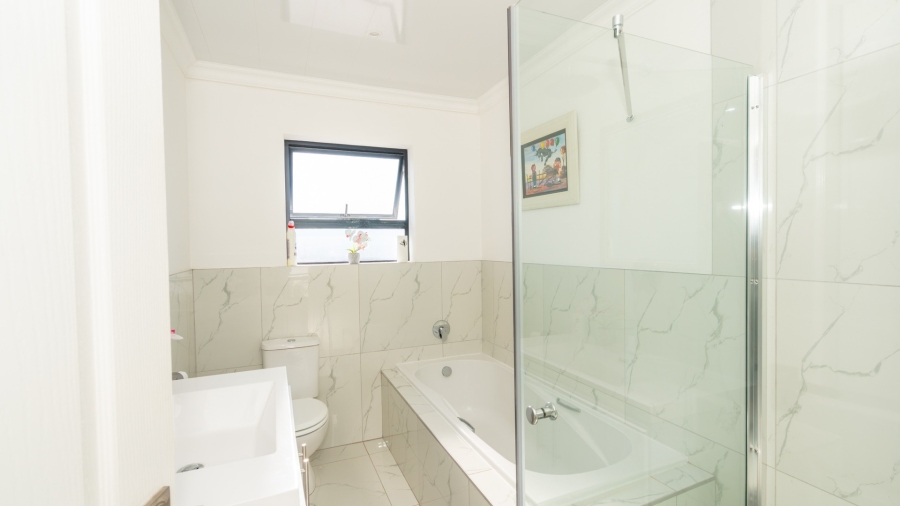 4 Bedroom Property for Sale in Shelley Point Western Cape